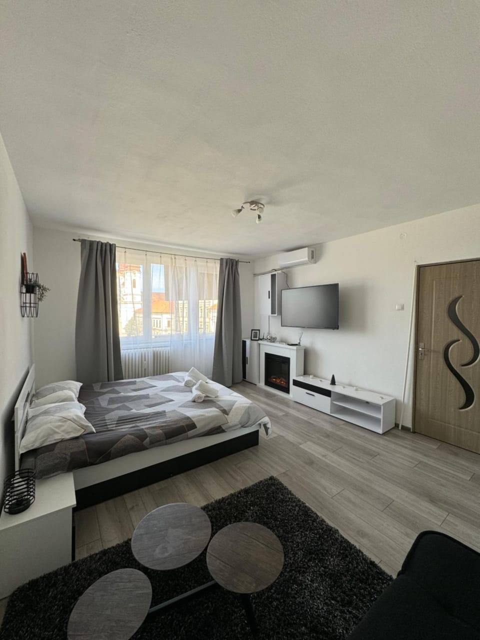 Romantic and cozy apartment with amazing view Apartment in Timiș County