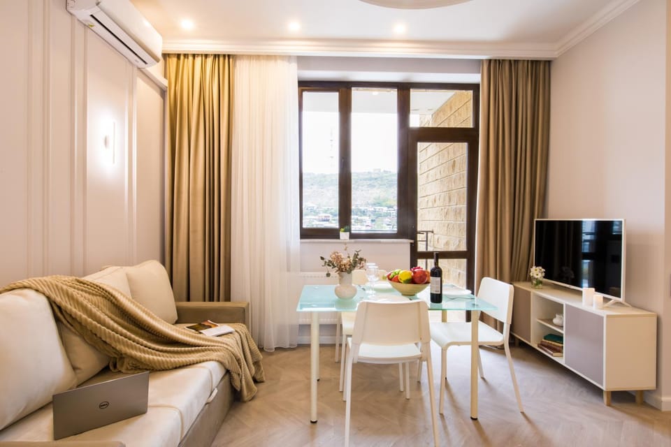 TV and multimedia, Living room, Seating area