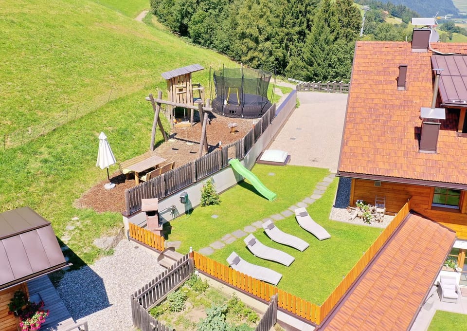 Summer, BBQ facilities, Children play ground, Garden, Balcony/Terrace, sunbed