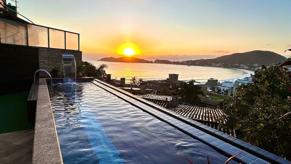 Casa Santorini - Vista Panorâmica - PISCINA AQUECIDA House in Bombinhas