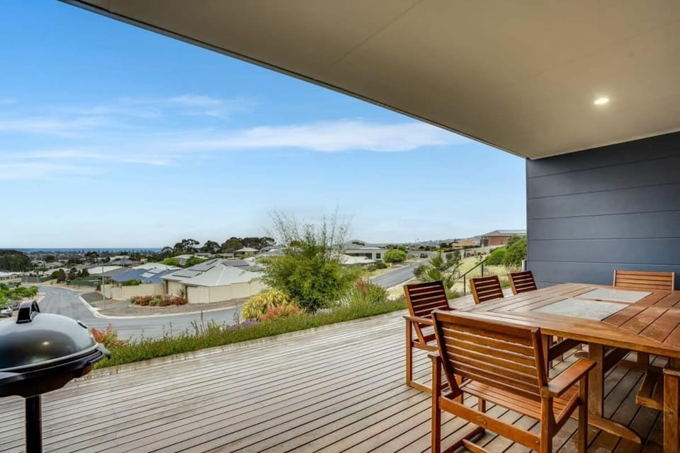 Serendipity - 27 Shields Crs Encounter Bay - No Linen Included House in Encounter Bay
