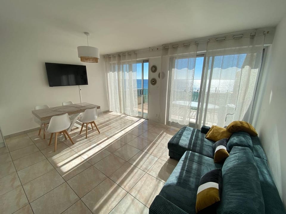 Duplex T3 avec Clim, Parking et Wifi - 6 Pers, Le Barcarès - FR-1-81-606 Apartment in Le Barcarès