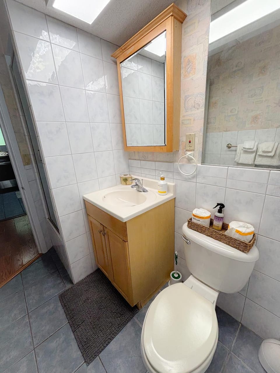 Hawaiian King Humble Oasis 1-Bedroom Apartment in Honolulu