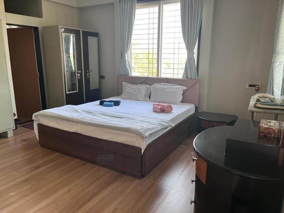 At par with 5 star hotel.. Apartment in Pune