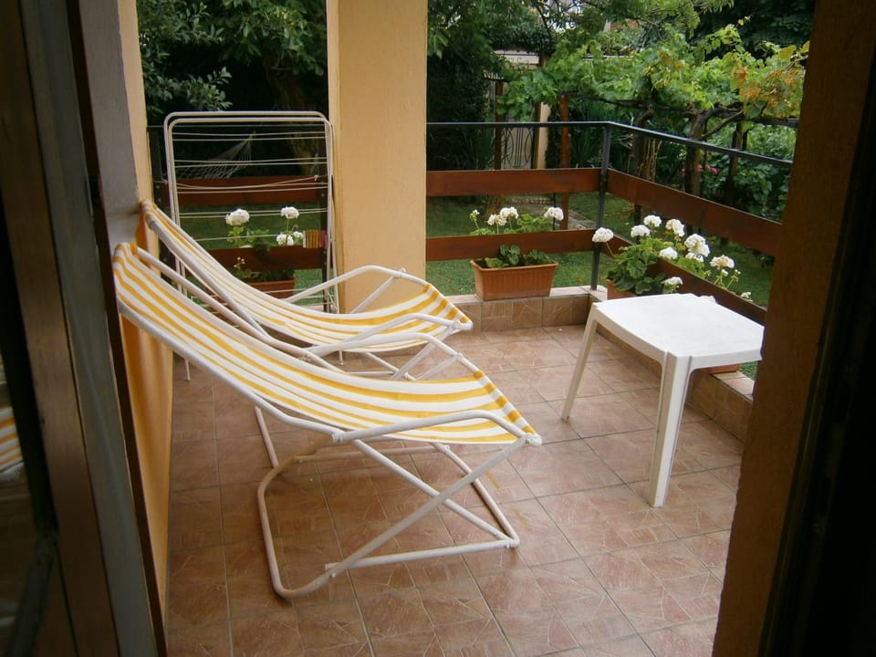 Guest House Hristovi Bed and Breakfast in Burgas Province