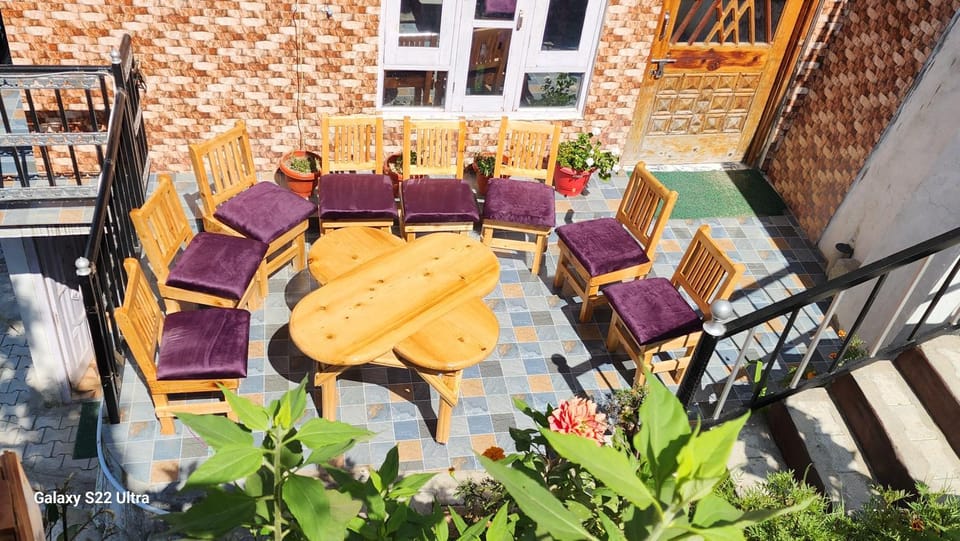 Property building, Seating area