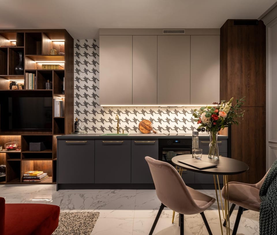 TV and multimedia, Kitchen or kitchenette, Living room, Dining area, Evening entertainment