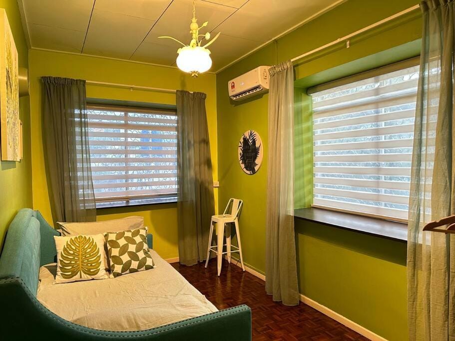Bed, Photo of the whole room, Bedroom, air conditioner