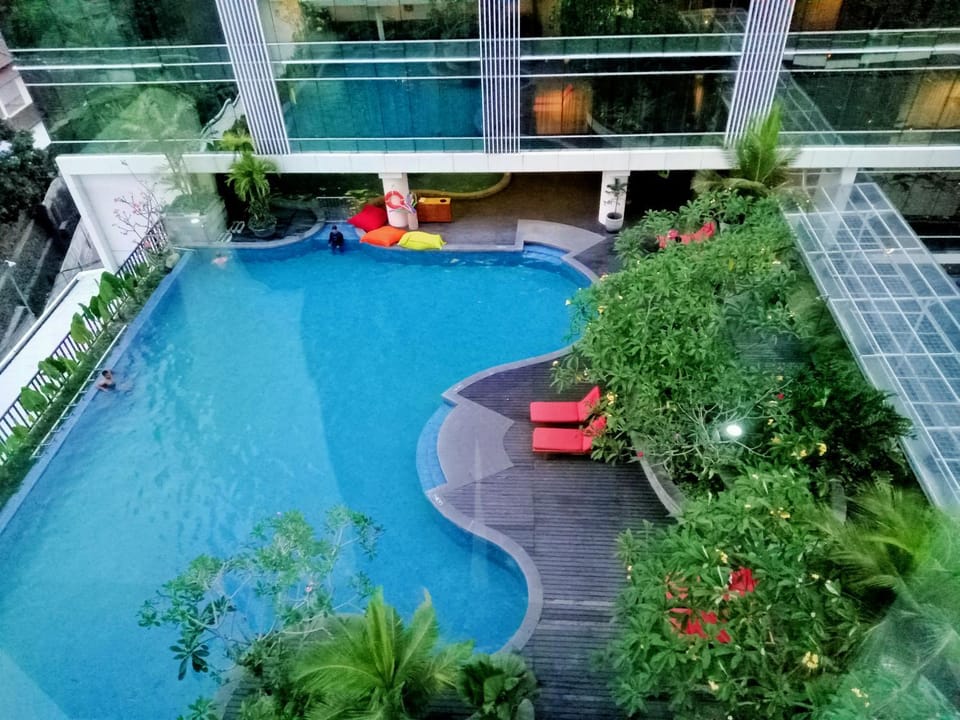 Swimming pool