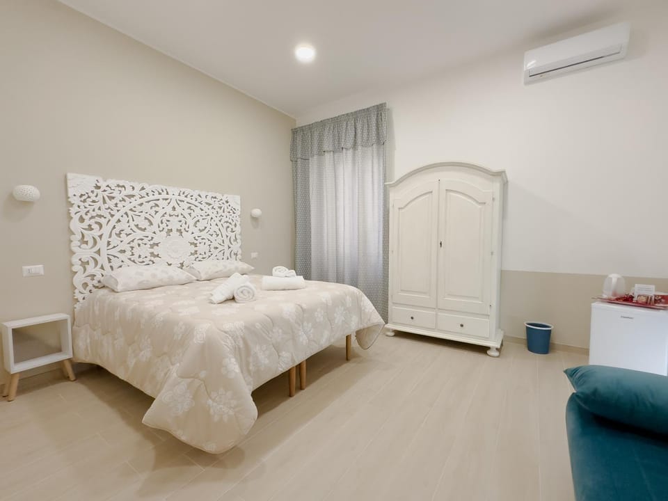 Bed, Bedroom, wardrobe