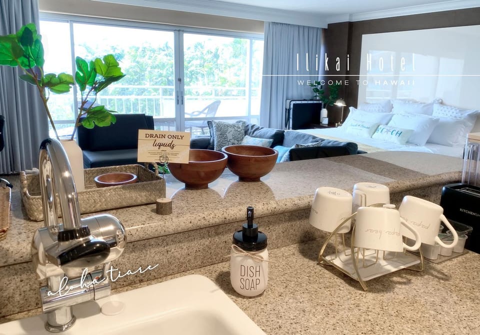Ocean View Waikiki Luxury Ilikai Apartment in Honolulu