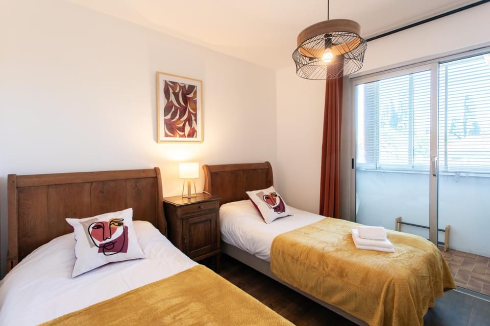 A3 Staywizus -2 BDR Sea View 10 min Beach - Parking, Pool & Terrace Apartment in Antibes