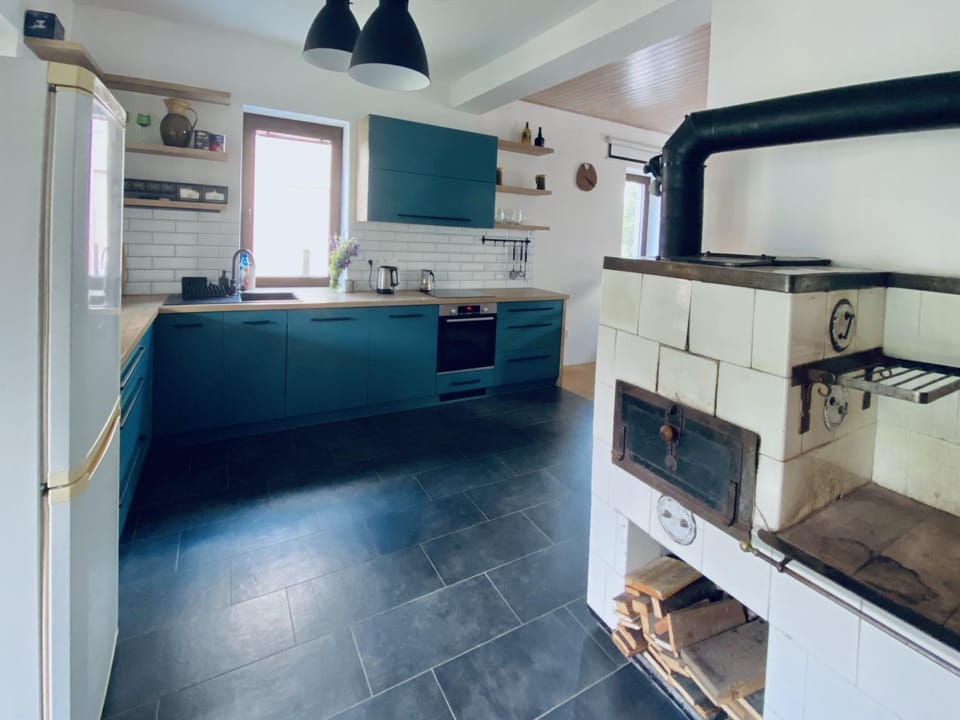 Kitchen or kitchenette, dishwasher, heating, pet friendly, stove