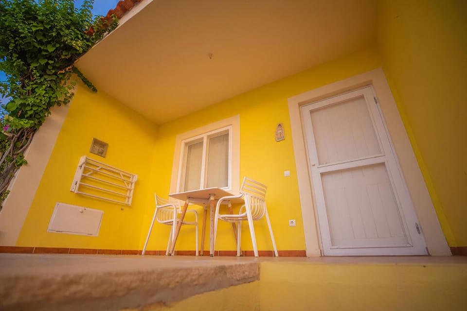 Property building, Balcony/Terrace