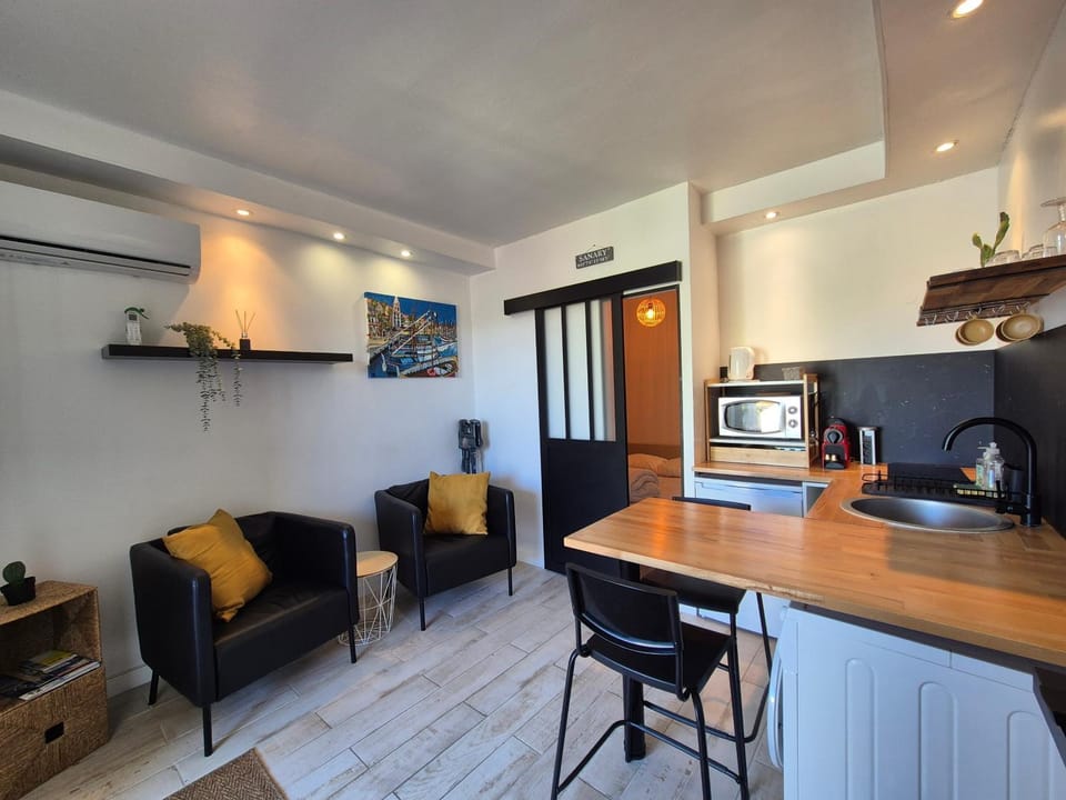 Rez de jardin climatisé, cosy, avec parking à Sanary - Les Amirantes Apartment in Sanary-sur-Mer