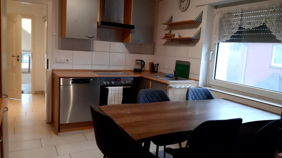 Kitchen or kitchenette, Dining area, dishwasher, oven, stove