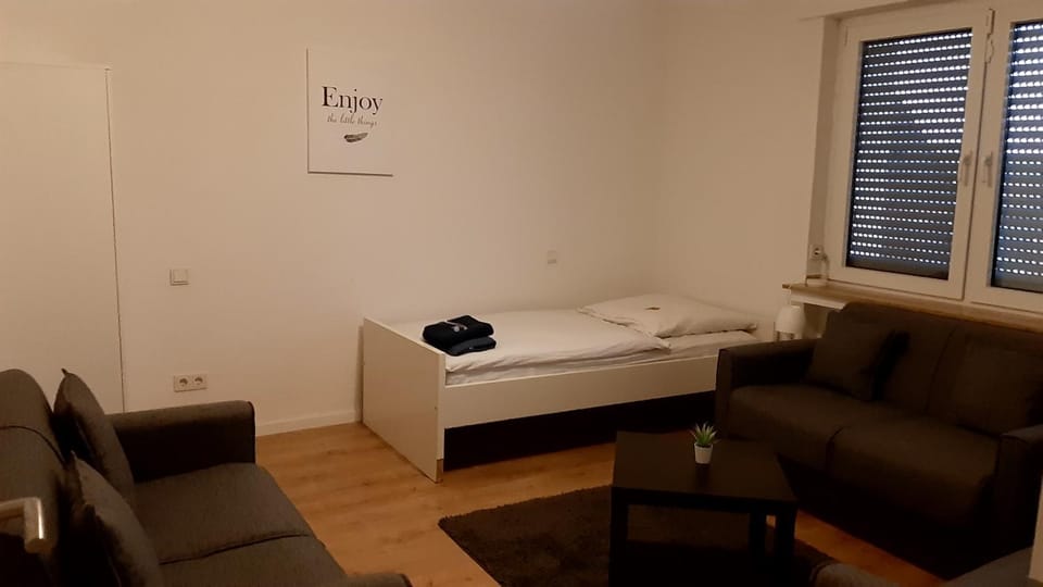 Bed, Seating area