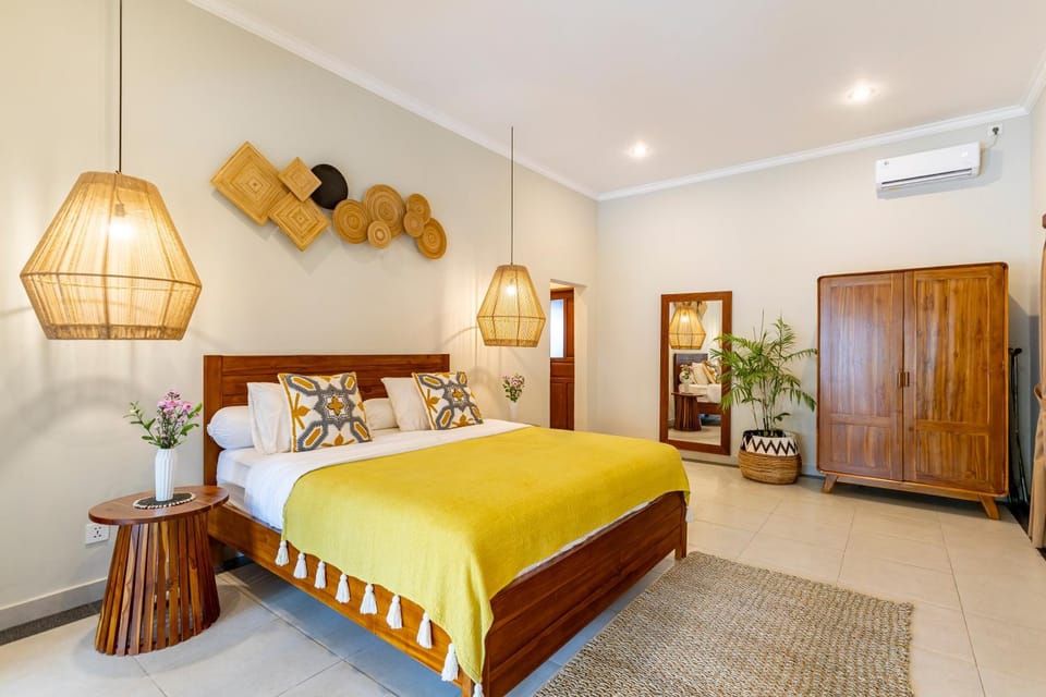 Bed, Photo of the whole room, Bedroom, wardrobe, air conditioner