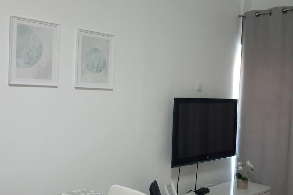 Communal lounge/ TV room, TV and multimedia