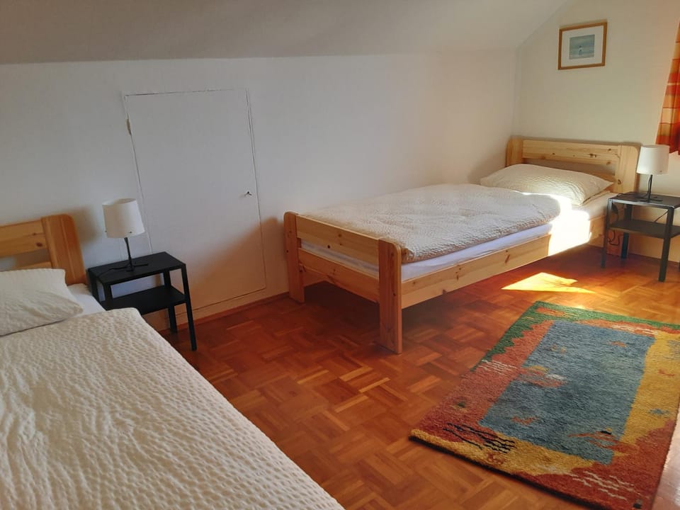 Photo of the whole room, Bedroom