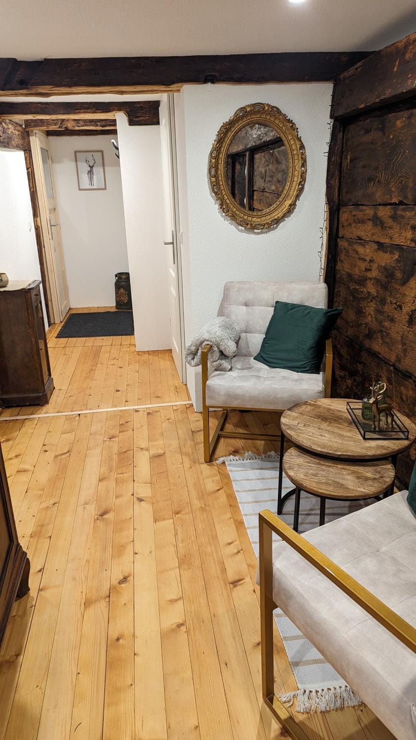 Living room, Seating area