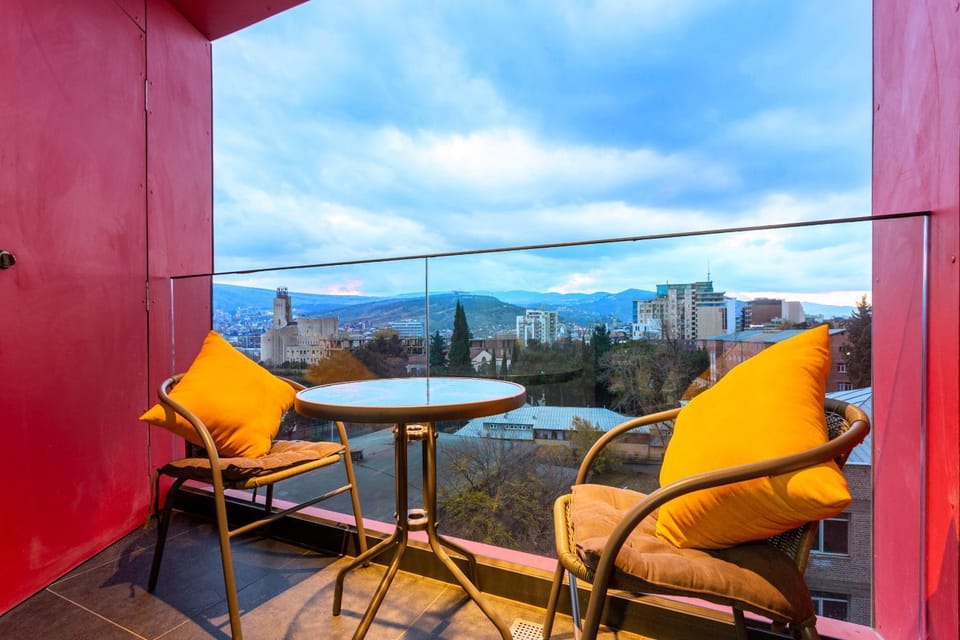 View (from property/room), Balcony/Terrace, Dining area