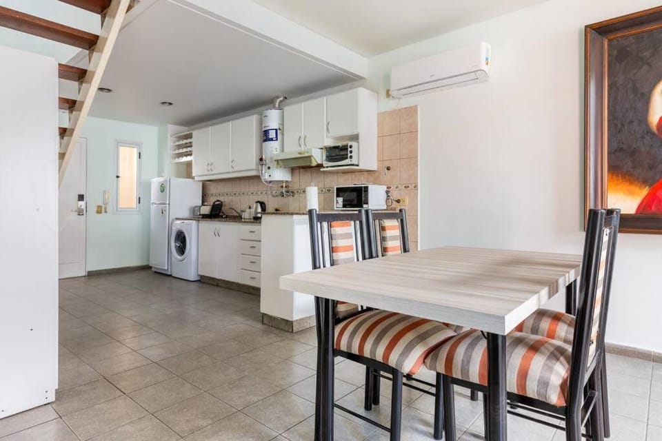 Kitchen or kitchenette, minibar, pet friendly, air conditioner