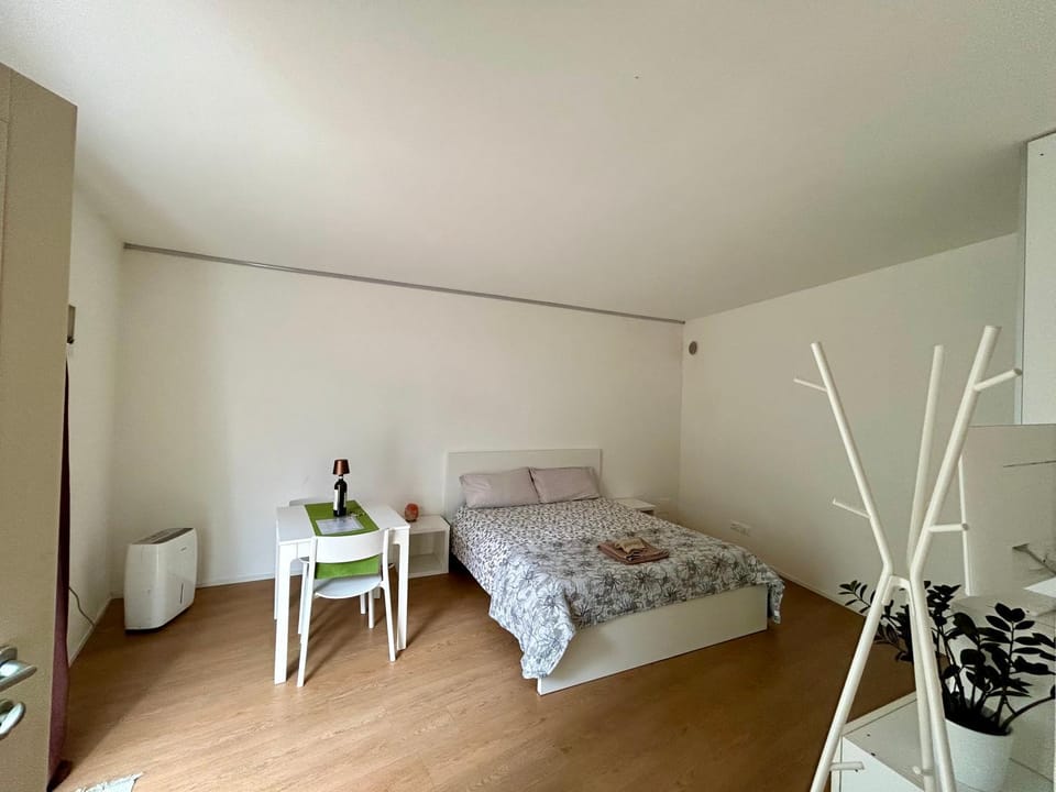 Living room, Photo of the whole room, Seating area, Bedroom