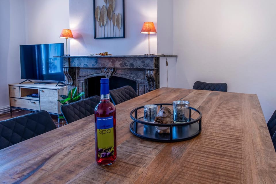 "LA MAIN D'OR " avec espaces Sauna et salle de Sport House in Wallonia, Belgium