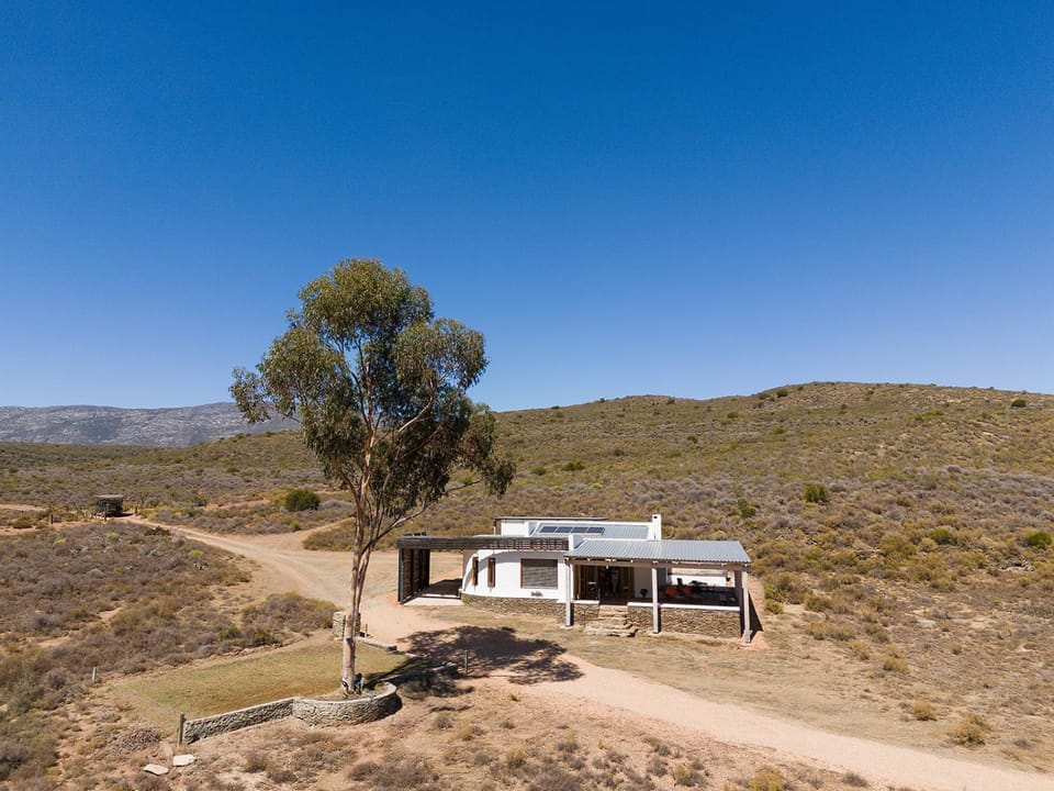 Property building, Day, Natural landscape, Mountain view