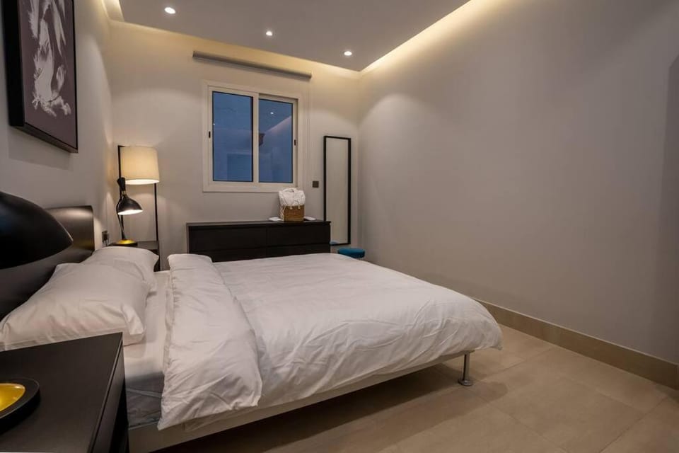 10 Minutes to Boulevard, Modern Apartment in Al-Malqa, Self Check-in Apartment in Riyadh