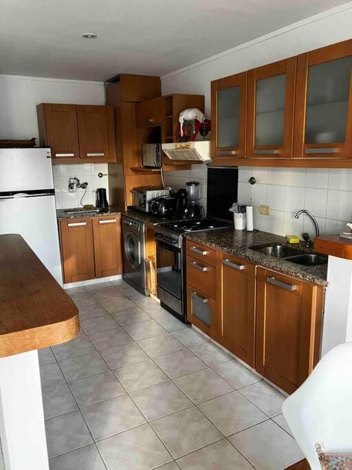 Depto temporario 2 pers céntrico luminoso amplio Apartment in La Plata