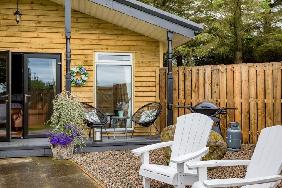 Patio, BBQ facilities