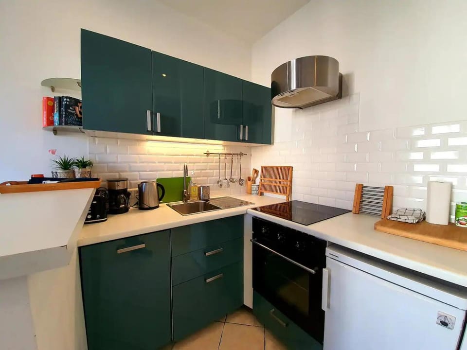 Kitchen or kitchenette, dishwasher, pet friendly, stove