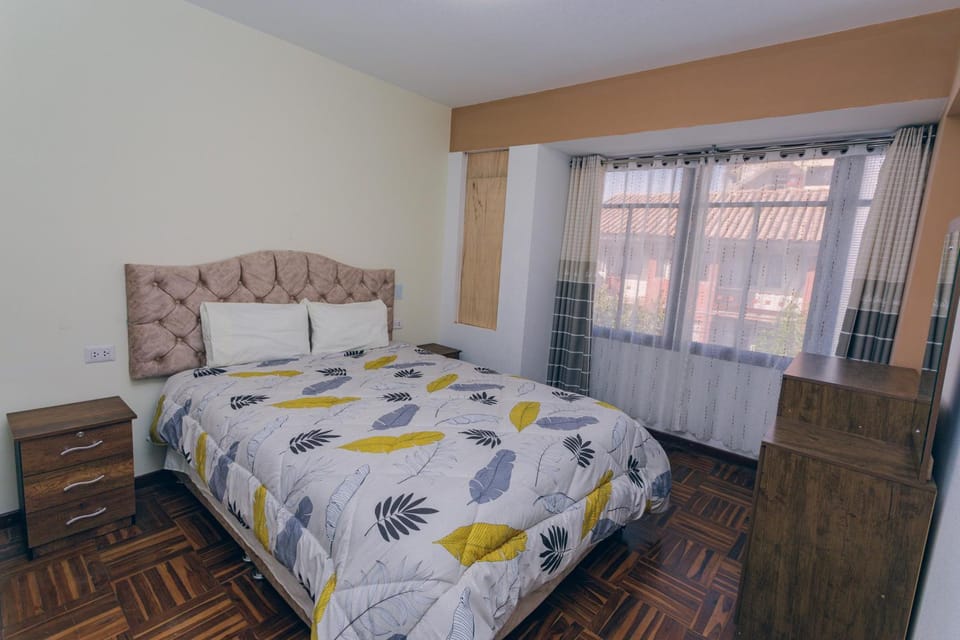 Photo of the whole room, Bedroom