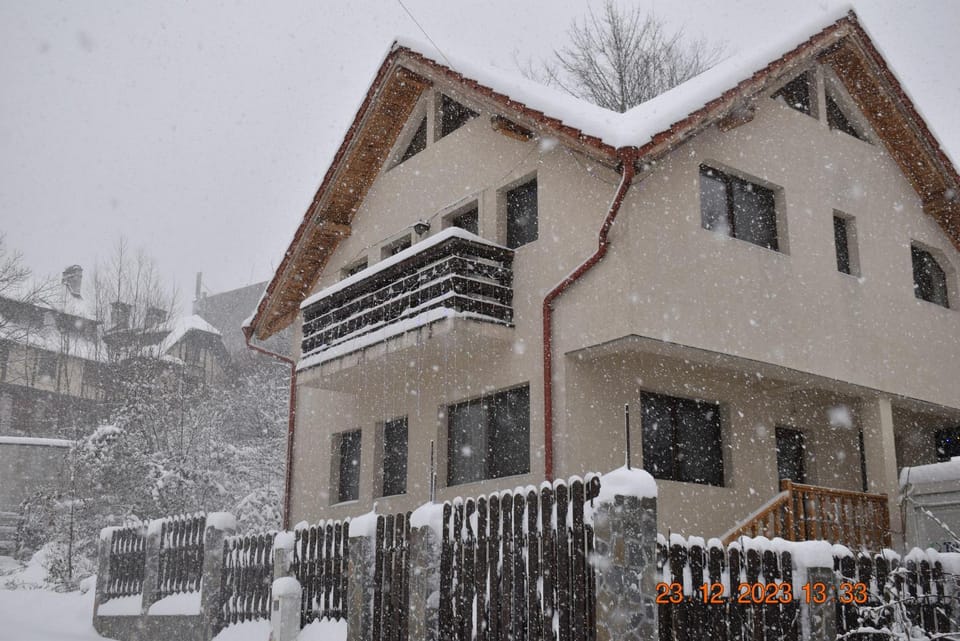 Property building, Day, Winter