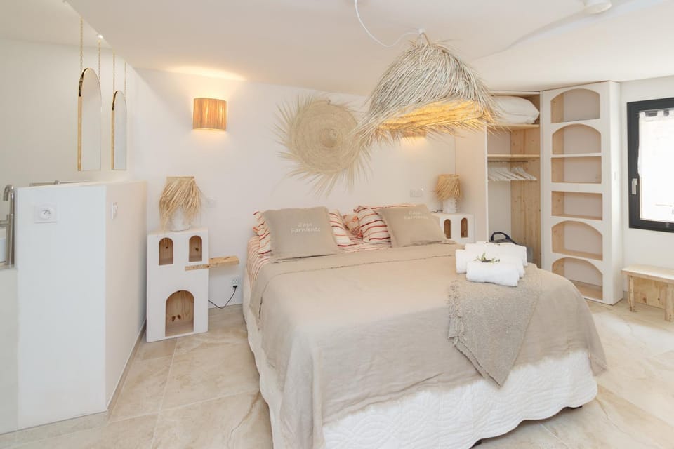 Bed, Photo of the whole room, Bedroom, towels, wardrobe