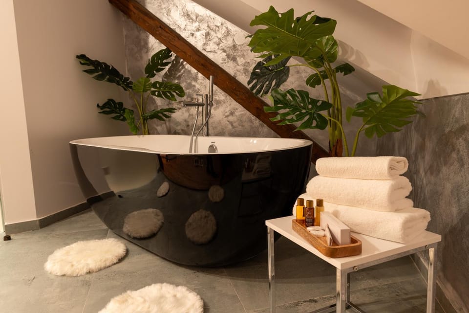 Bathroom, Bath