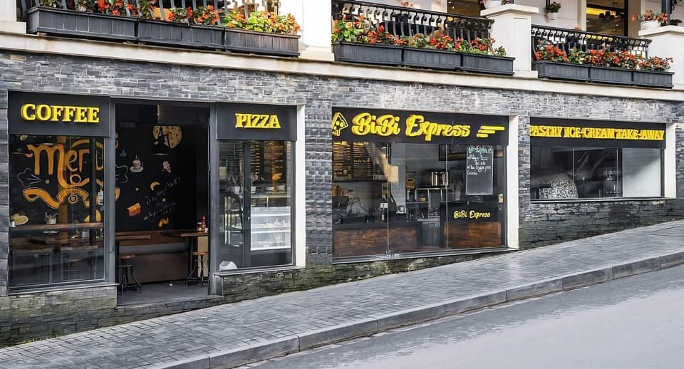 Restaurant/places to eat, Facade/entrance, Coffee/tea facilities, Balcony/Terrace, Food and drinks, Dining area, Drinks