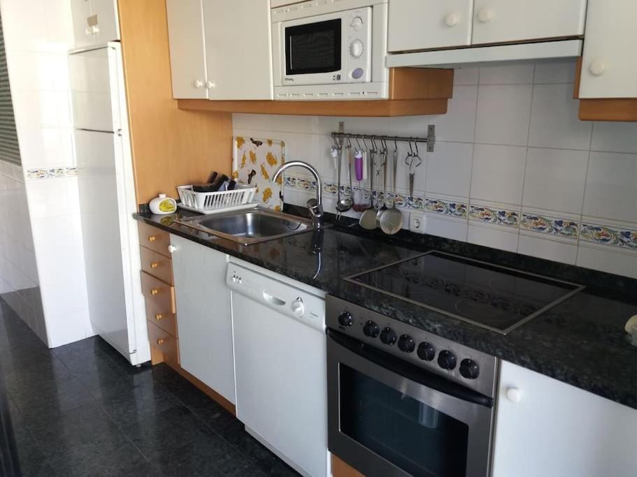 Apartamento a 130 metros de la playa Parking Apartment in Zarautz