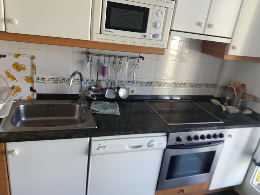 Apartamento a 130 metros de la playa Parking Apartment in Zarautz