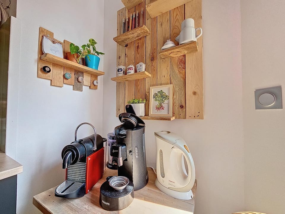Coffee/tea facilities, toaster
