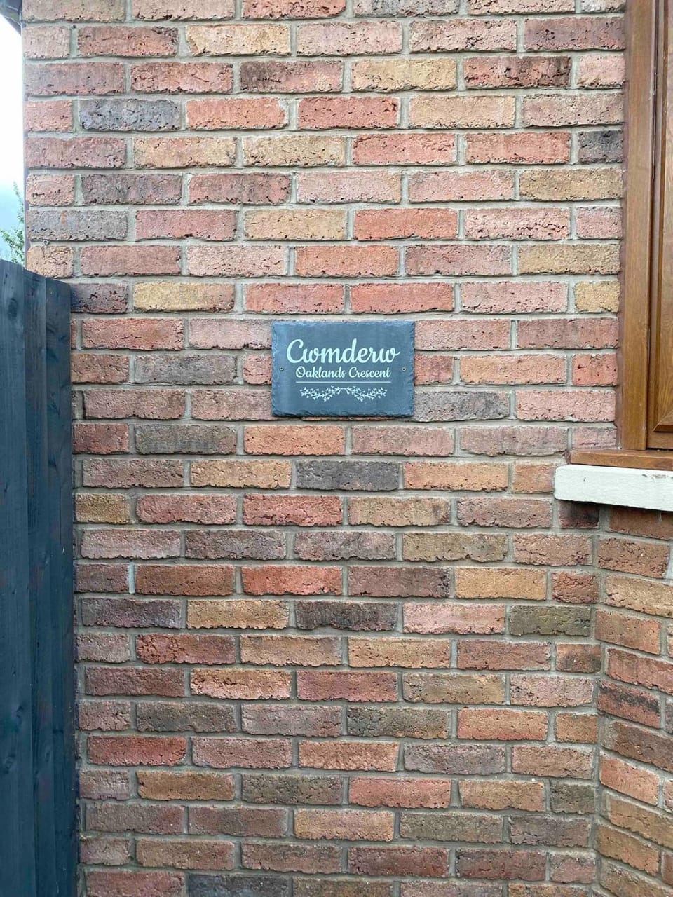 Dave & Kelz Deluxe king size studio room Vacation rental in Wales