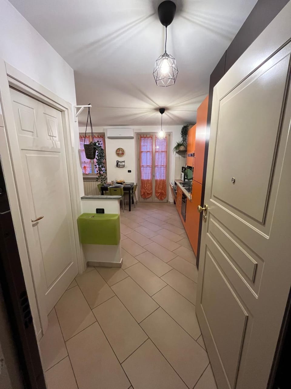 Kitchen or kitchenette, Dining area, kitchen