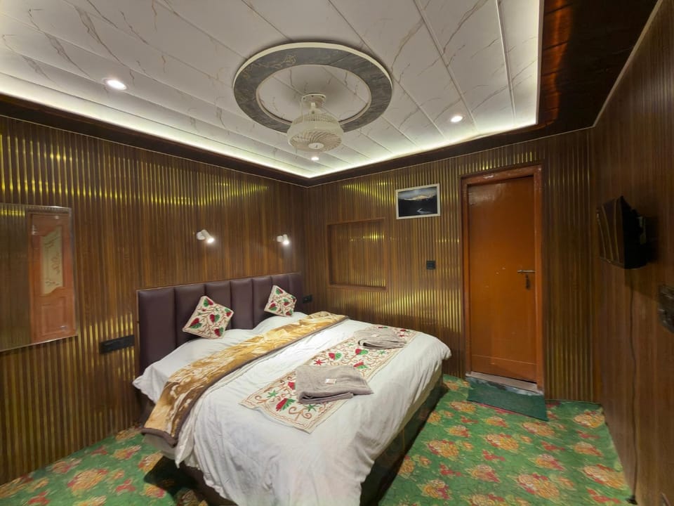 Al Hayat Guest House Bed and Breakfast in India