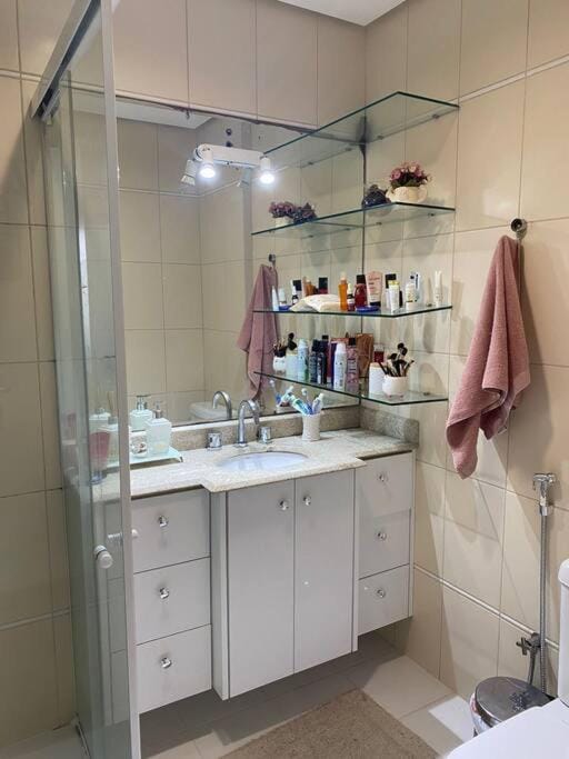 Shower, Bathroom, towels