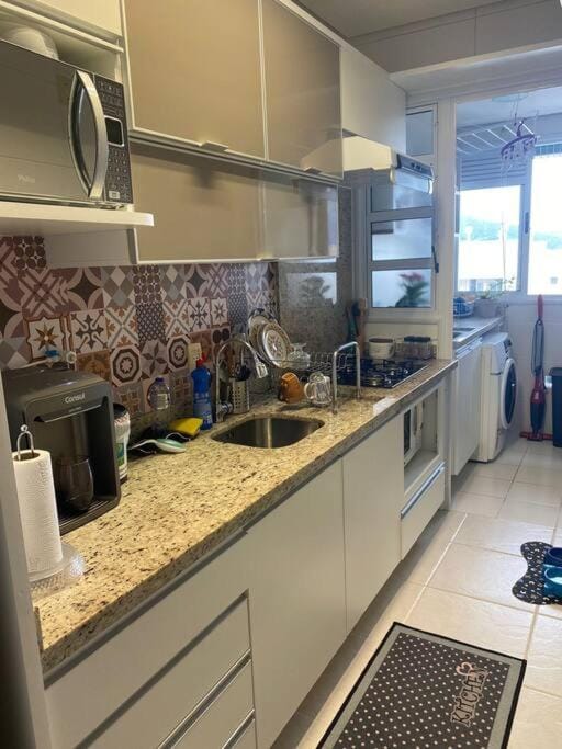 Kitchen or kitchenette, minibar, pet friendly, stove