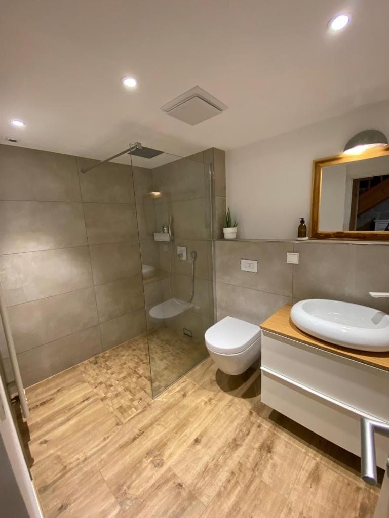 Shower, Bathroom