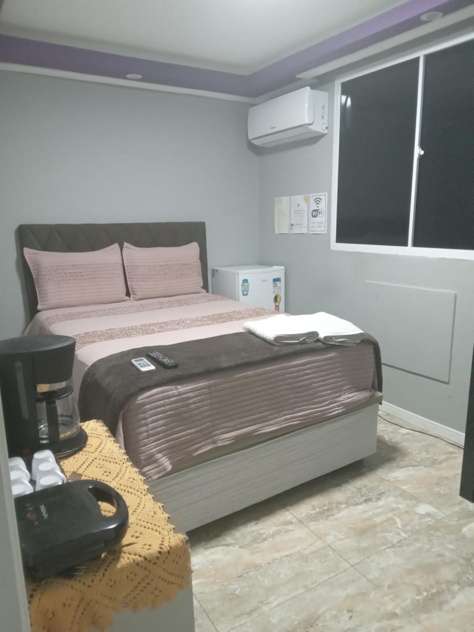 Bed, Bedroom, air conditioner