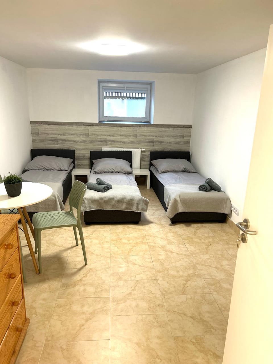 Hostel 24 Miejsca Parkingowe Noclegi Pracownicze. Hostel in West Pomeranian Voivodeship, Poland